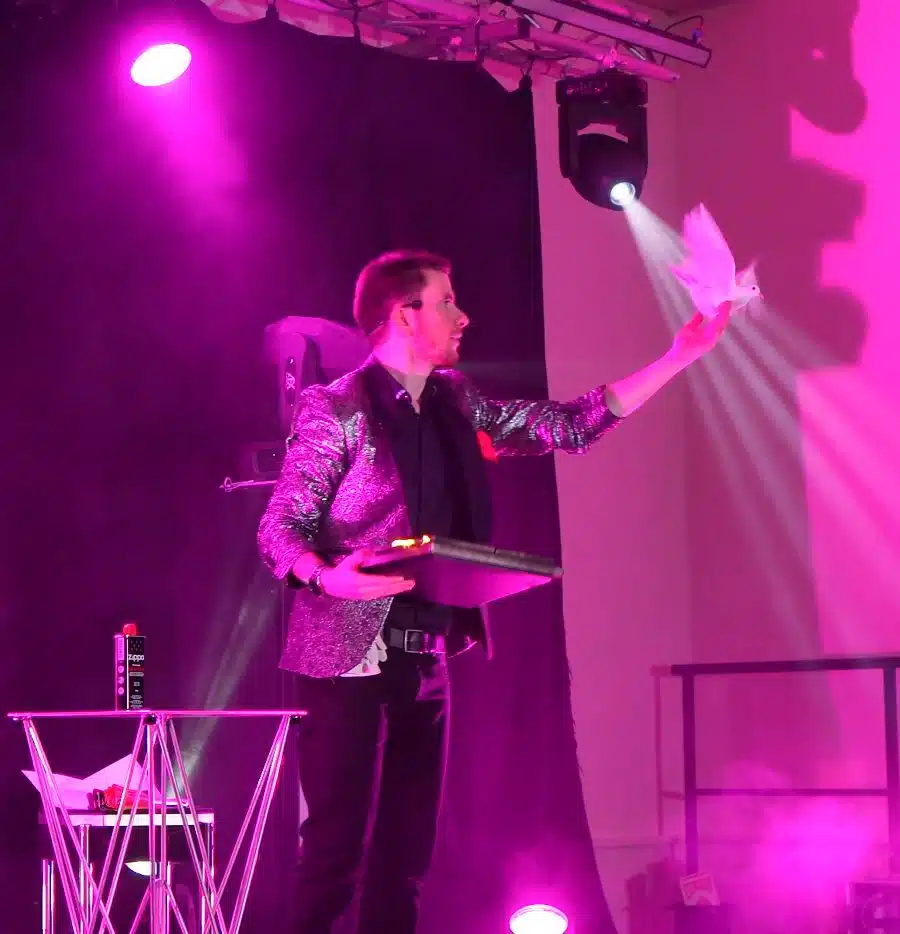 Olivier, magicien professionnel Magic-Effect à Caen