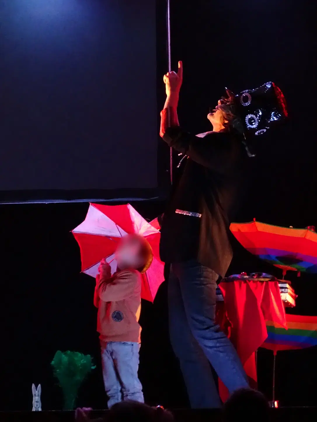 Numéro visuel présenté par Olivier, magicien à Caen